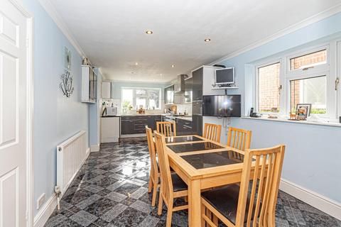 4 bedroom semi-detached house for sale, Vicarage Road, Pitstone