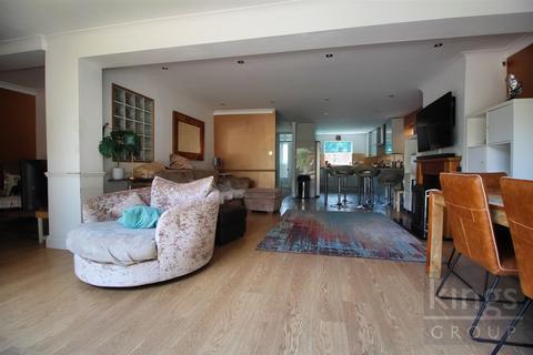17 Oakview Close, Cheshunt, Waltham Cross, EN7 6LJ