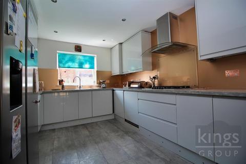 17 Oakview Close, Cheshunt, Waltham Cross, EN7 6LJ