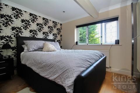 17 Oakview Close, Cheshunt, Waltham Cross, EN7 6LJ
