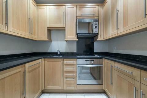 2 bedroom flat to rent, Portland Place, London