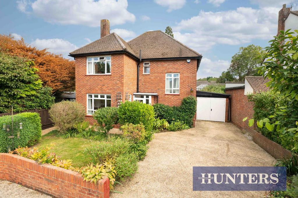 Grafton Road, Worcester Park 4 bed detached house for sale £775,000