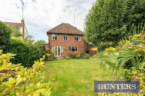 4 bedroom detached house for sale, Grafton Road, Worcester Park