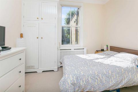 2 bedroom flat to rent, Cromford Rd, Putney