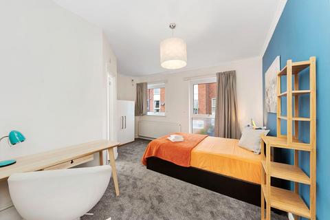 2 Carlisle Close, Kingston Upon Thames, KT2 7AU