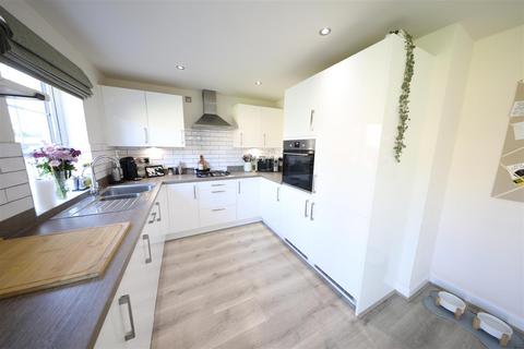 4 bedroom detached house for sale, Albert Row, Cottingham