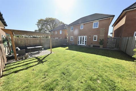 4 bedroom detached house for sale, Albert Row, Cottingham