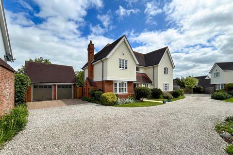 4 bedroom detached house for sale, Chandlers, Burnham-On-Crouch
