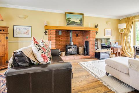 17 Chandlers, Burnham-on-crouch, CM0 8NY