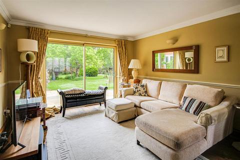 17 Chandlers, Burnham-on-crouch, CM0 8NY