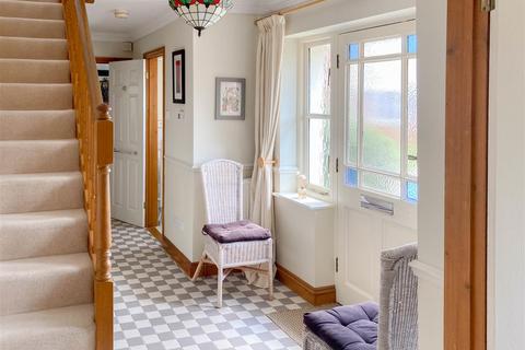 17 Chandlers, Burnham-on-crouch, CM0 8NY