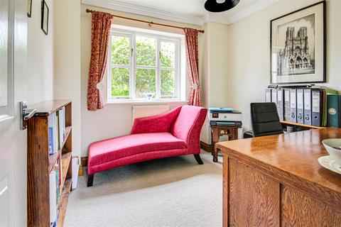 17 Chandlers, Burnham-on-crouch, CM0 8NY