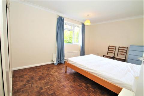 1 bedroom flat to rent, Chestnut Court, Roxborough Avenue, Harrow on the Hill