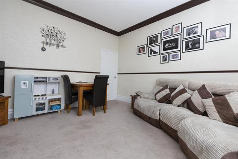 375 Halifax Road, Brighouse, HD6 2QJ