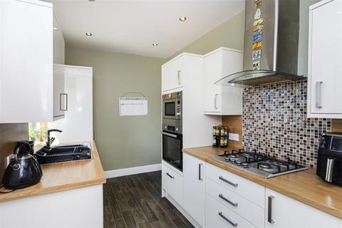 375 Halifax Road, Brighouse, HD6 2QJ