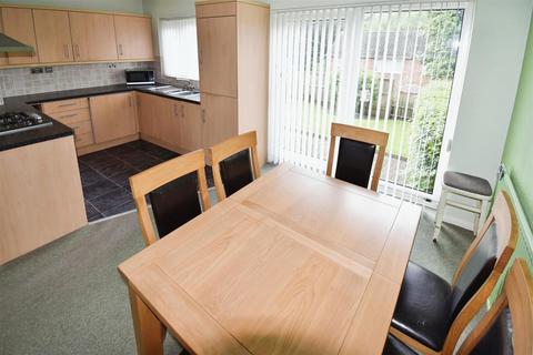 3 bedroom semi-detached house for sale, Crawthorne Crescent, Huddersfield HD2
