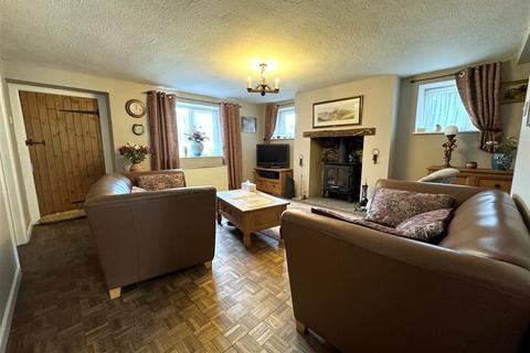 2 bedroom end of terrace house for sale, Church Cottages, Longhope GL17