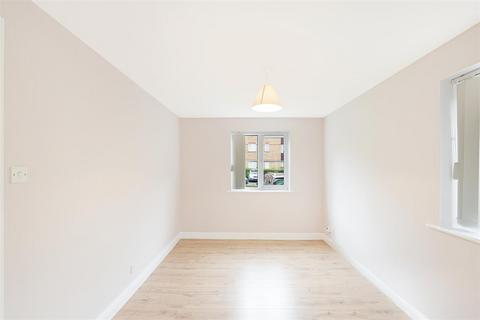 1 bedroom apartment for sale, Thurlow Close, London E4