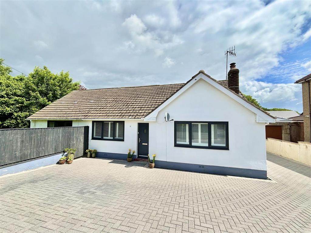 Gorwydd Road, Gowerton, Swansea 3 bed detached bungalow for sale £320,000