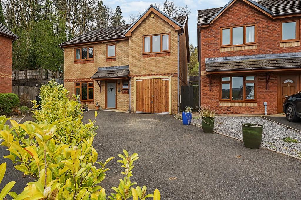 Amman Road, Lower Brynamman, Ammanford 4 bed detached house for sale