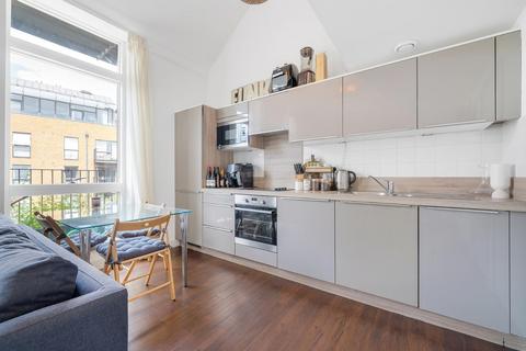 2 bedroom flat for sale, Milles Square, SW9