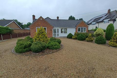 3 bedroom detached bungalow to rent, Louth Road, Wragby LN8
