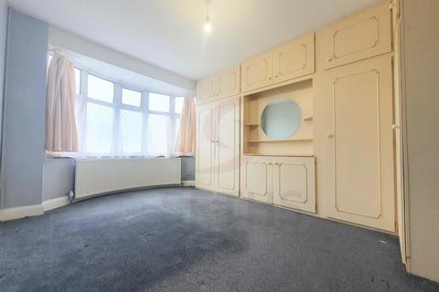 3 bedroom semi-detached house to rent, Gayton Avenue, Leicester LE4