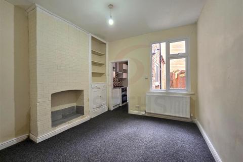 2 bedroom terraced house to rent, Whinchat Road, Leicester LE5