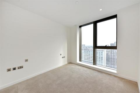 3 bedroom flat to rent, Westmark Tower, West End Gate, W2