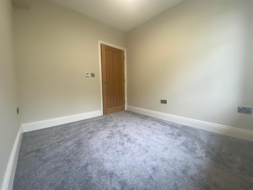 Flat 3 5.jpg