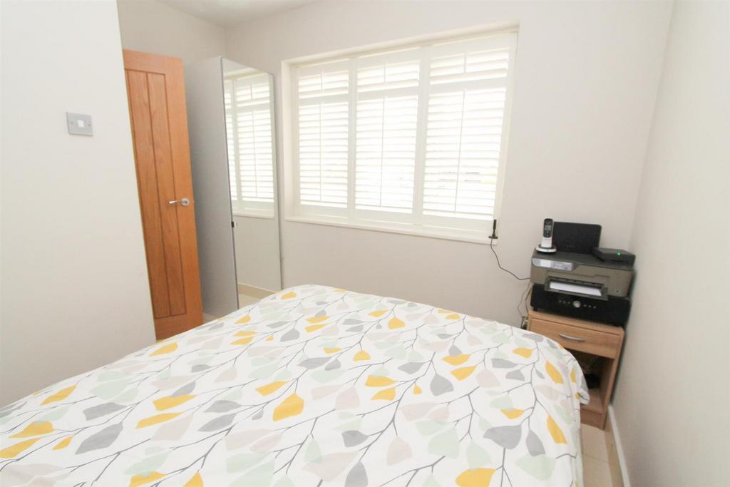 Bed 4.jpg