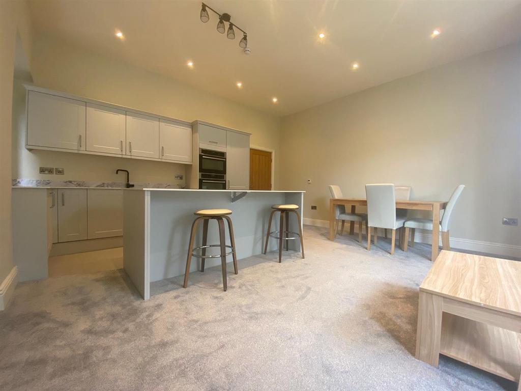 Flat 1 12.jpg