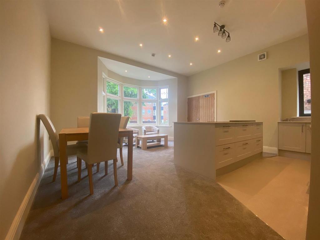 Flat 1 10.jpg