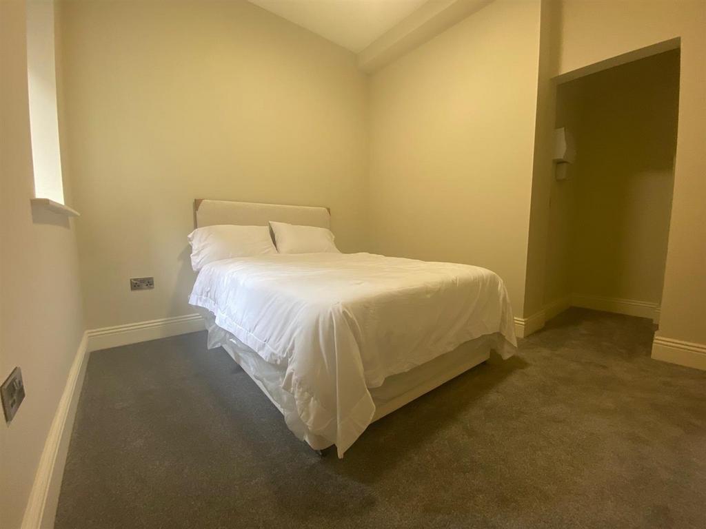 Flat 1 4.jpg