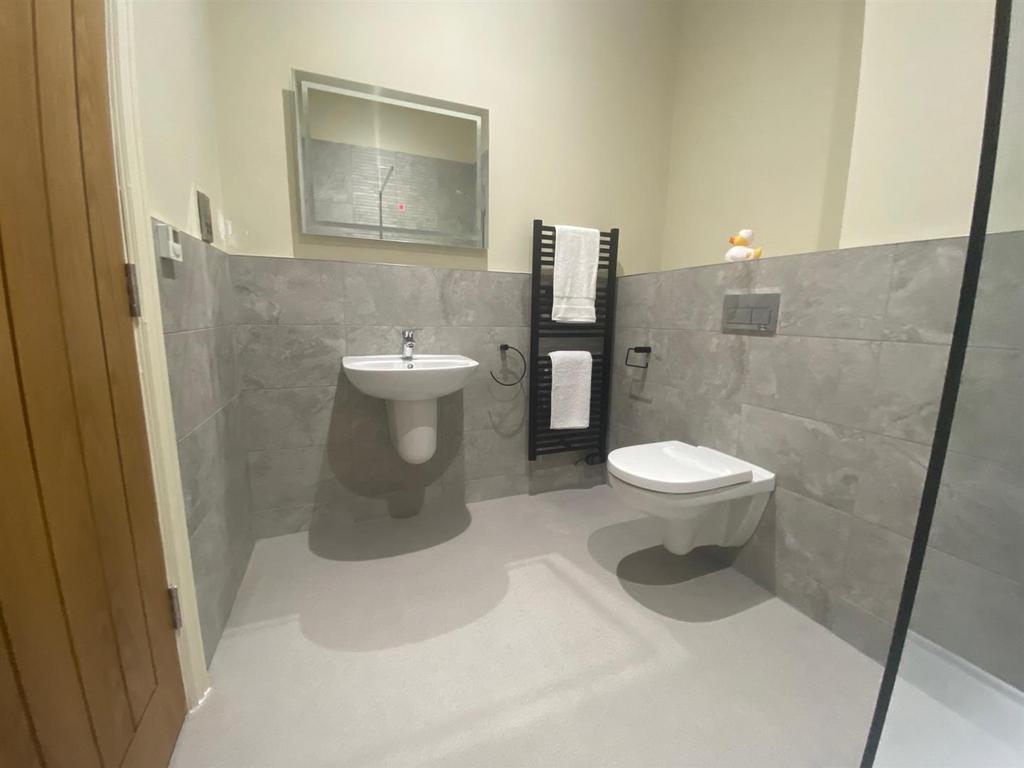 Flat 1 1.jpg