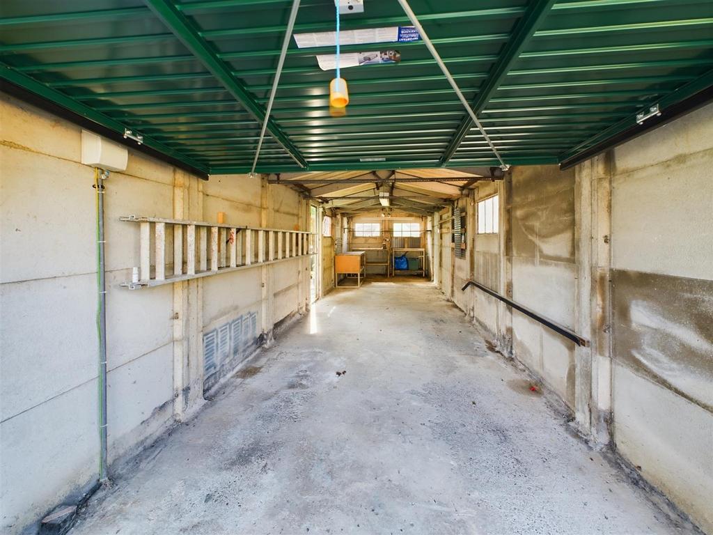 CAM03789 G0-PR0017-STILL006.jpg