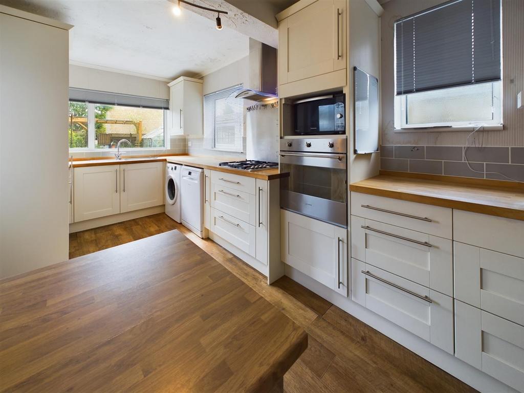 CAM03789 G0-PR0017-STILL015.jpg