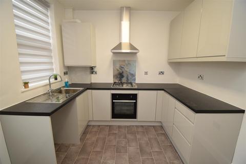 2 bedroom terraced house to rent, Hope Street West, Castleford WF10