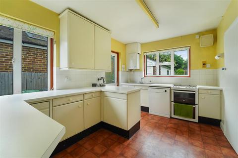 8 Purberry Grove, Epsom, KT17 1LU