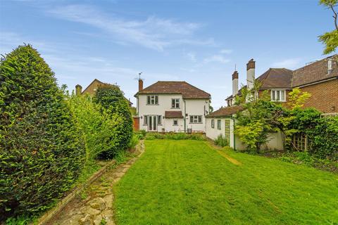 8 Purberry Grove, Epsom, KT17 1LU