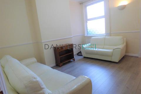 4 bedroom terraced house to rent, Ullswater Street, Leicester LE2