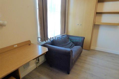 4 bedroom terraced house to rent, Ullswater Street, Leicester LE2