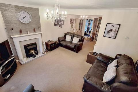 4 bedroom detached house for sale, Clifton Drive, Buxton