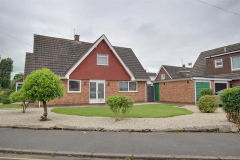 3 bedroom detached house for sale, Arras Drive, Cottingham