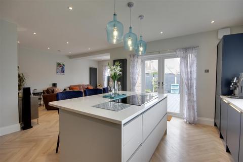 8 Arras Drive, Cottingham, HU16 5LE