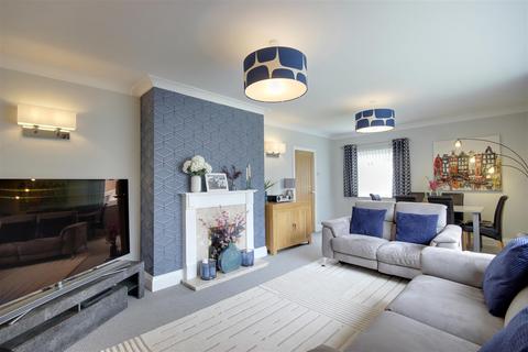 8 Arras Drive, Cottingham, HU16 5LE
