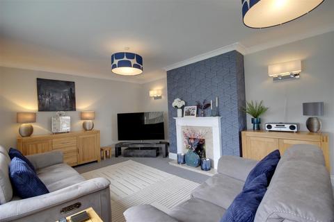 8 Arras Drive, Cottingham, HU16 5LE