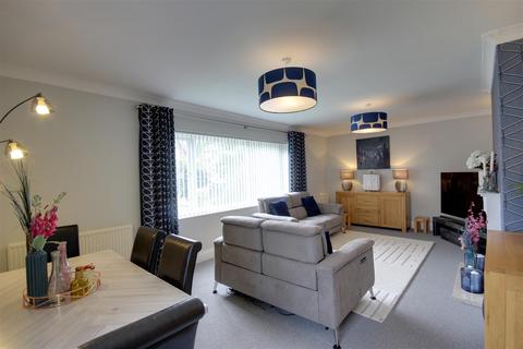 8 Arras Drive, Cottingham, HU16 5LE