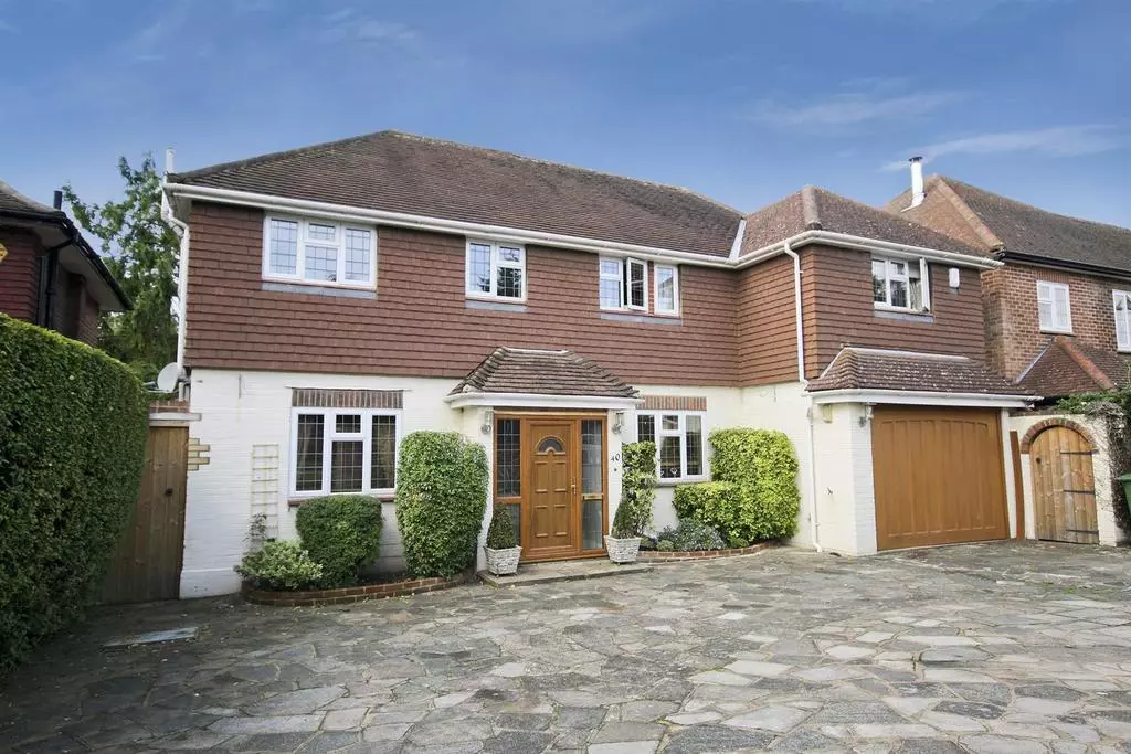 4 bedroom detached house to rent