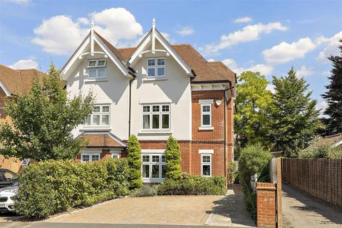 undefined, Coplestone Chase, Guildford GU1